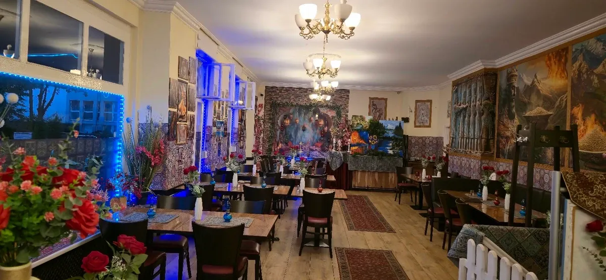 عکس ۱ از بیستون