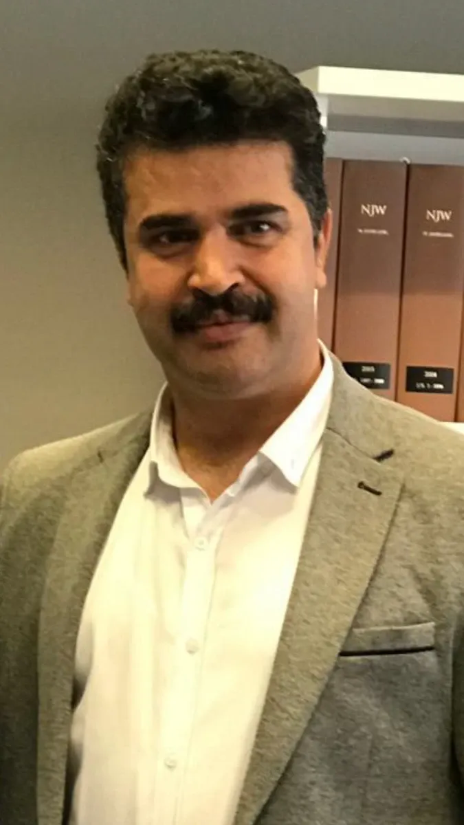 عکس ۱ از دکتر هاشمی