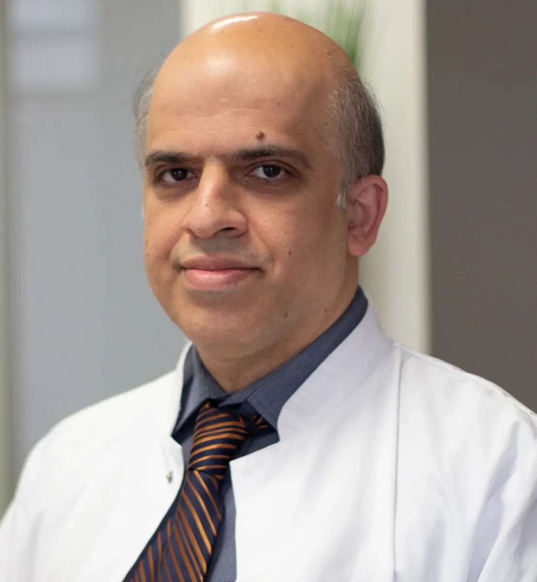 Photo 1 of Dr. Parviz Hosseini