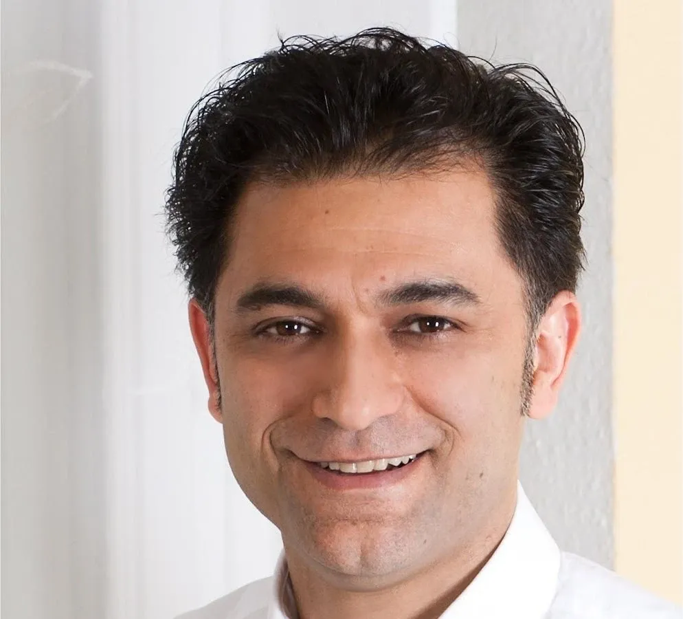 عکس ۱ از دکتر سوهانی