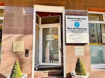 Photo 6 of Herr Dr. Reza Ari-Steinweg