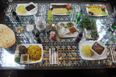 Foto 2 von Mirror Palace Restaurant رستوران قصر آینه