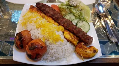 Foto 3 von Mirror Palace Restaurant رستوران قصر آینه