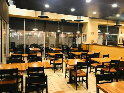 عکس ۳ از Moby Dick House of Kabob